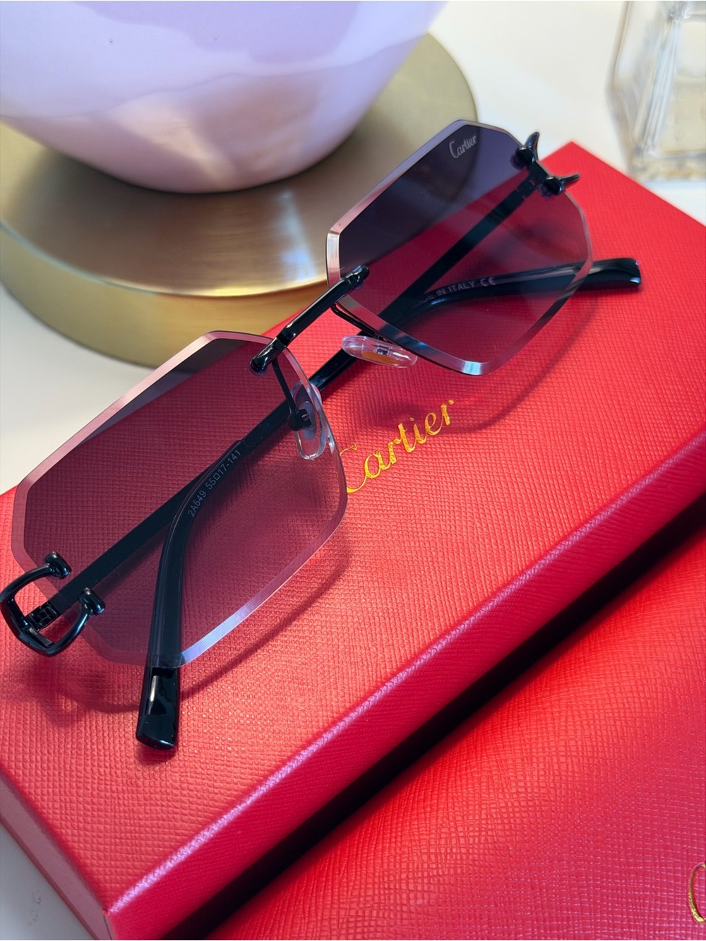 Cartier Women's Rimless Sunglasses with black  Gradient Lenses - Picture 2 of 3
